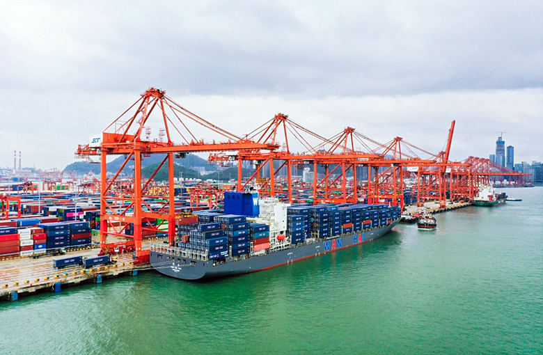 万海航运FM1航线首航招商港口深圳西部港区