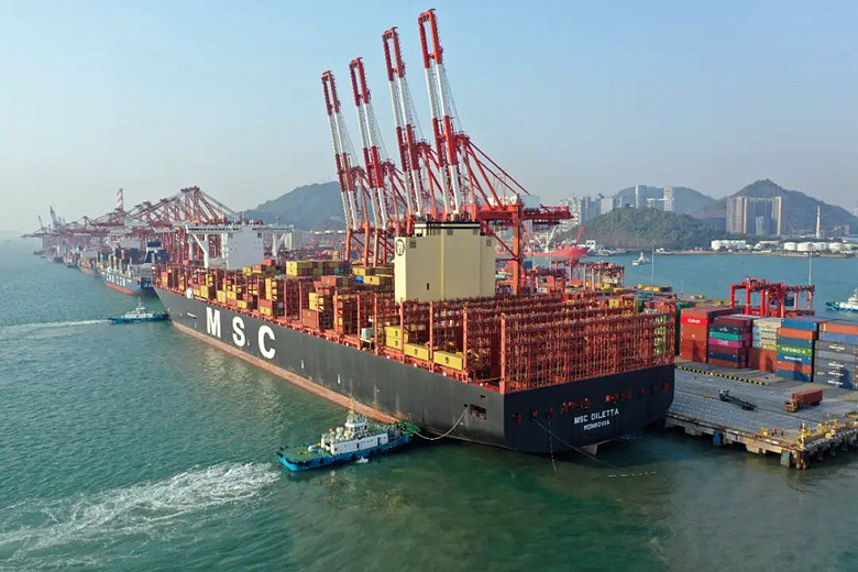 华南营运中心迎来2025年首条全航线布局24000TEU集装箱班轮航线