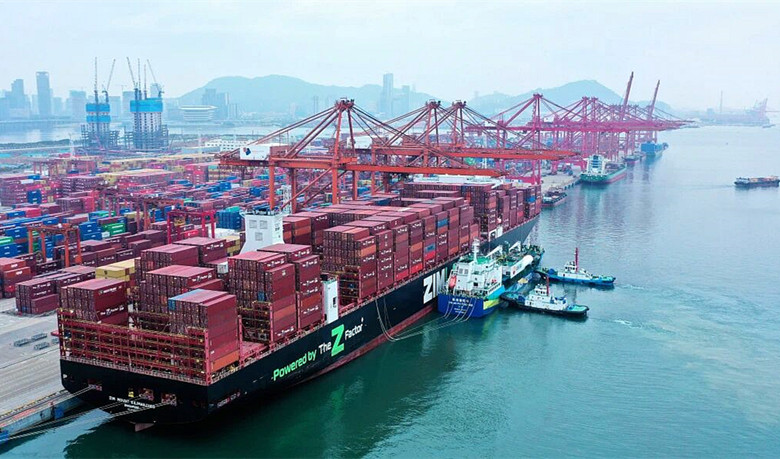 大铲湾码头完成15万吨级班轮LNG加注